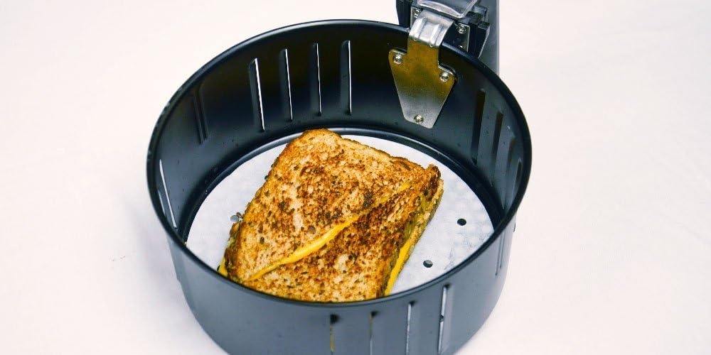 GoWISE USA 5.8-Quarts 8-in-1 Air Fryer XL with 1-Pack Parchment Paper (White)